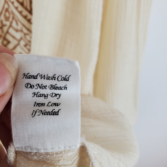 MINE small off the shoulder top - Picture 8 of 9